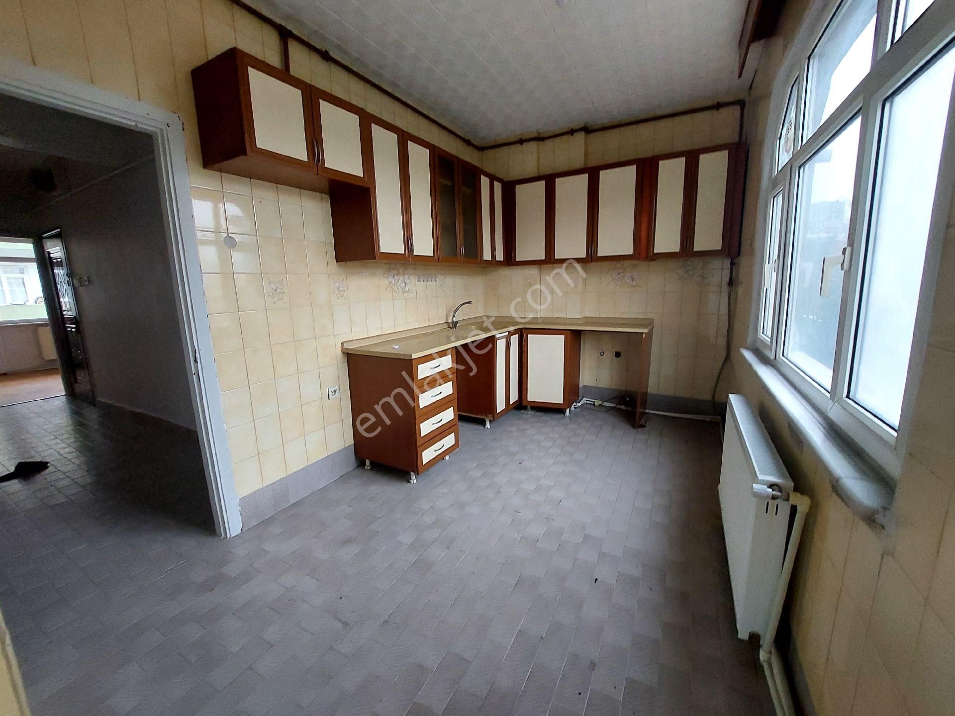 Gaziosmanpaşa Feyziçakmak Mah Kiralık Daıre 2.ci Kat 2+1 100m2 - Görsel 13