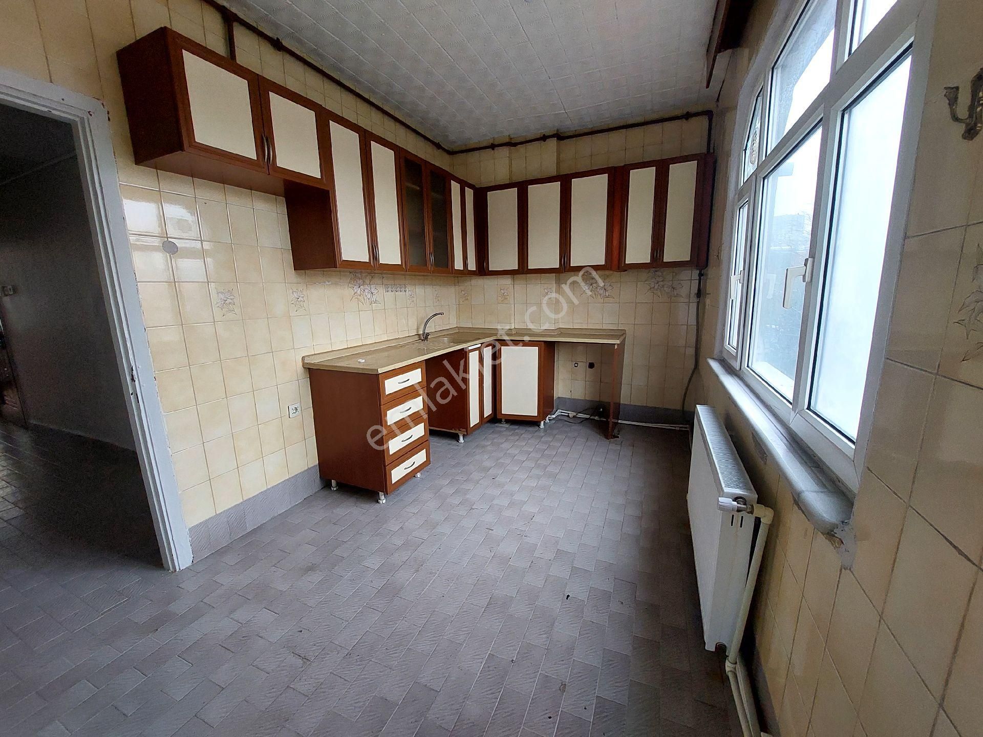 Gaziosmanpaşa Feyziçakmak Mah Kiralık Daıre 2.ci Kat 2+1 100m2 - Görsel 11