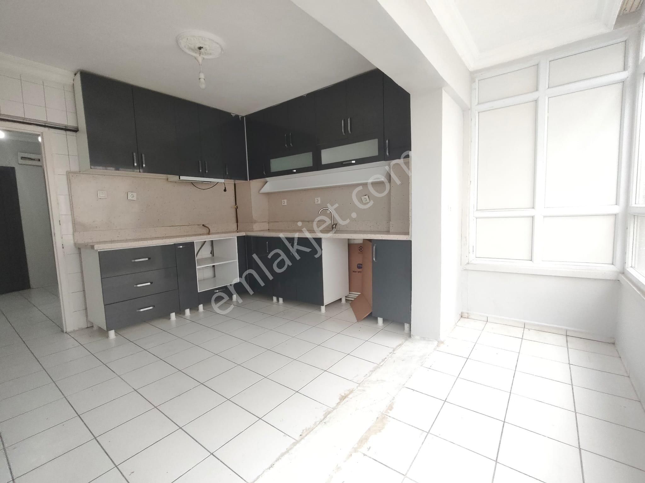Yılmaz Gayrımenkulden Vatan Caddesi Üstü 1.arakatta Yapılı Şahane Konumda Kiralık Daire - Görsel 6
