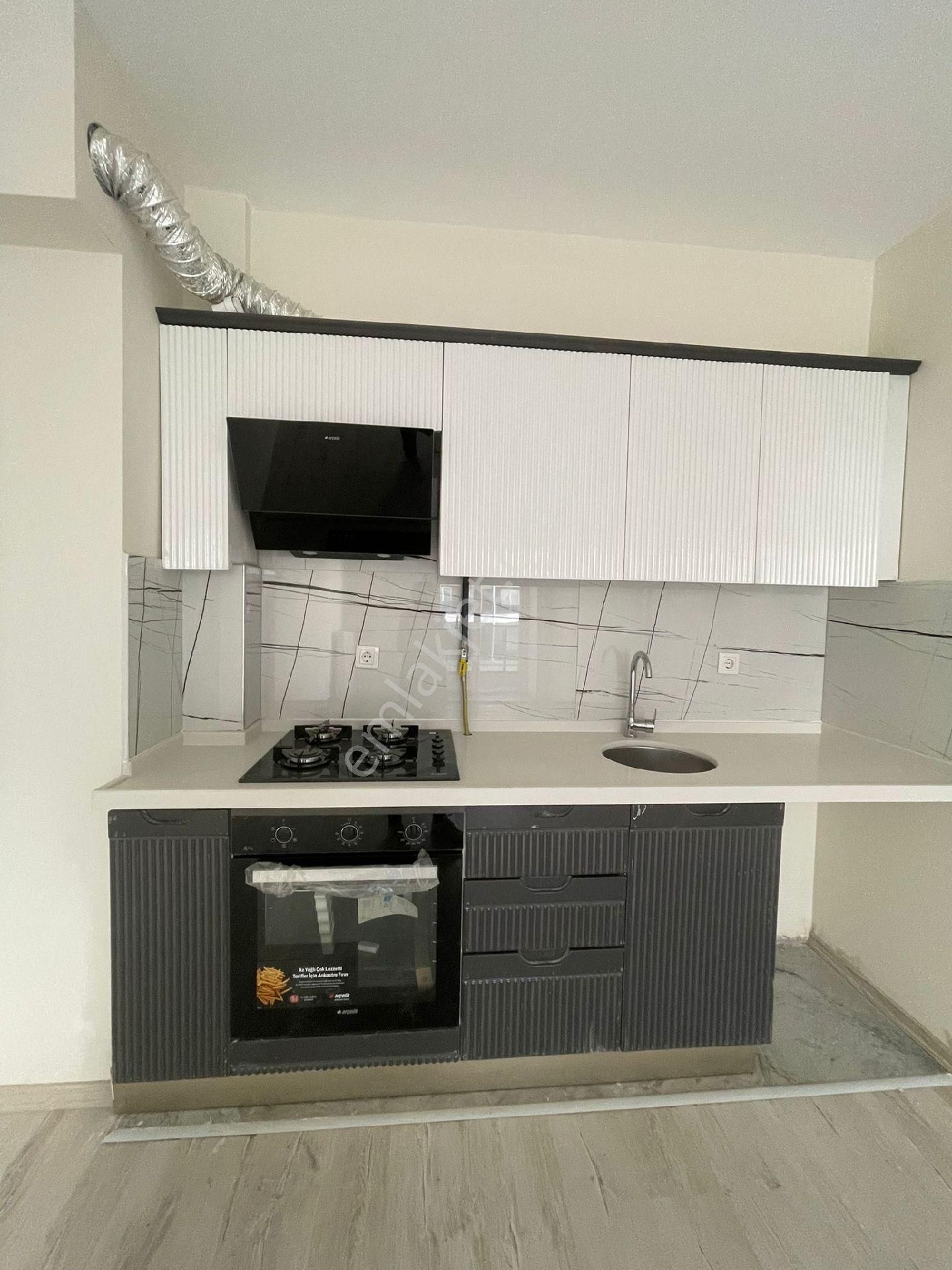 Sahibinden Tekzen Bölgesinde Temelcity6 St 1+1 Kiralık Daire - Görsel 14