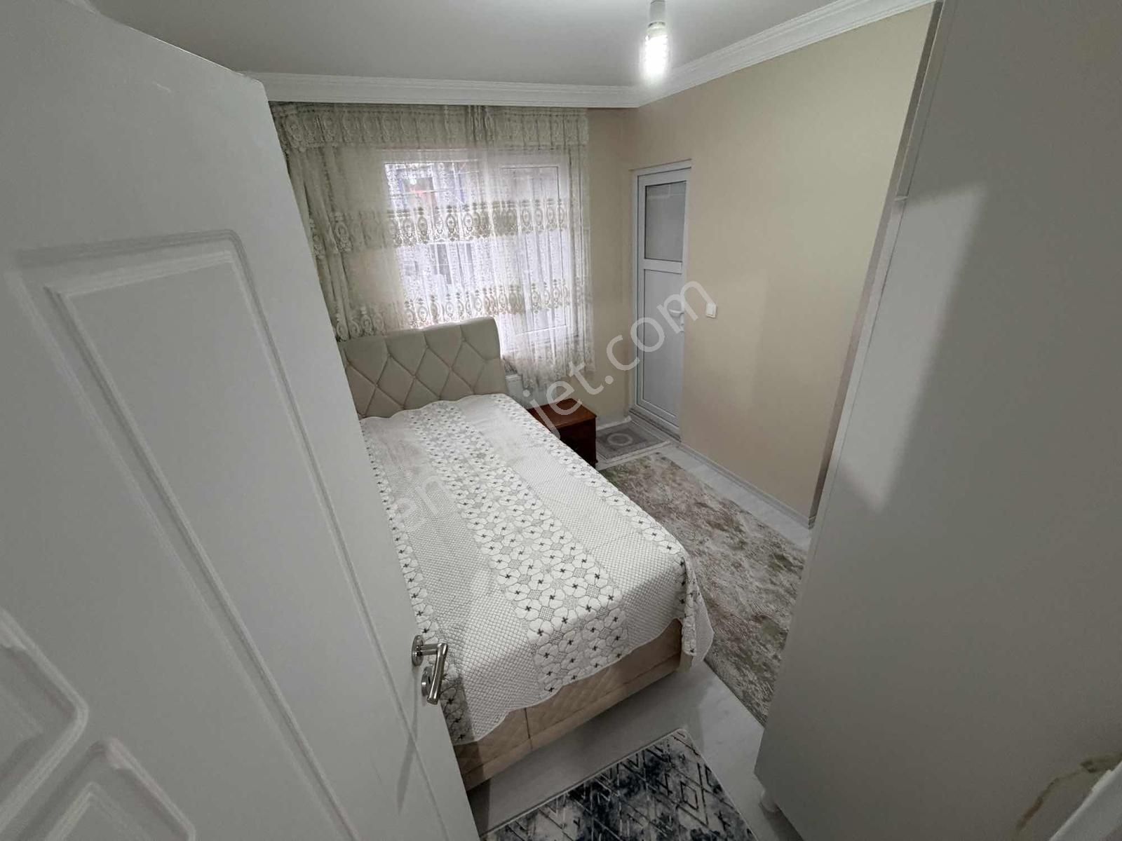 Caddeye Yakın Habibler Mh. 2+1 80m2 2.yıllık 1.katta Gibi Giriş - Görsel 12