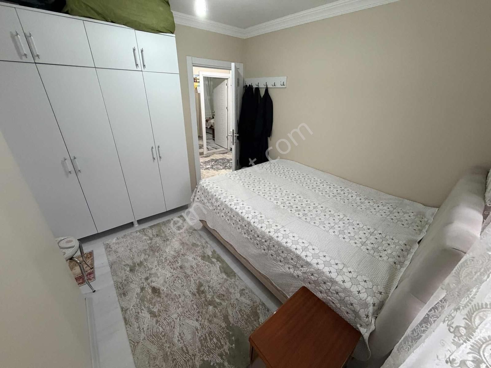 Caddeye Yakın Habibler Mh. 2+1 80m2 2.yıllık 1.katta Gibi Giriş - Görsel 4