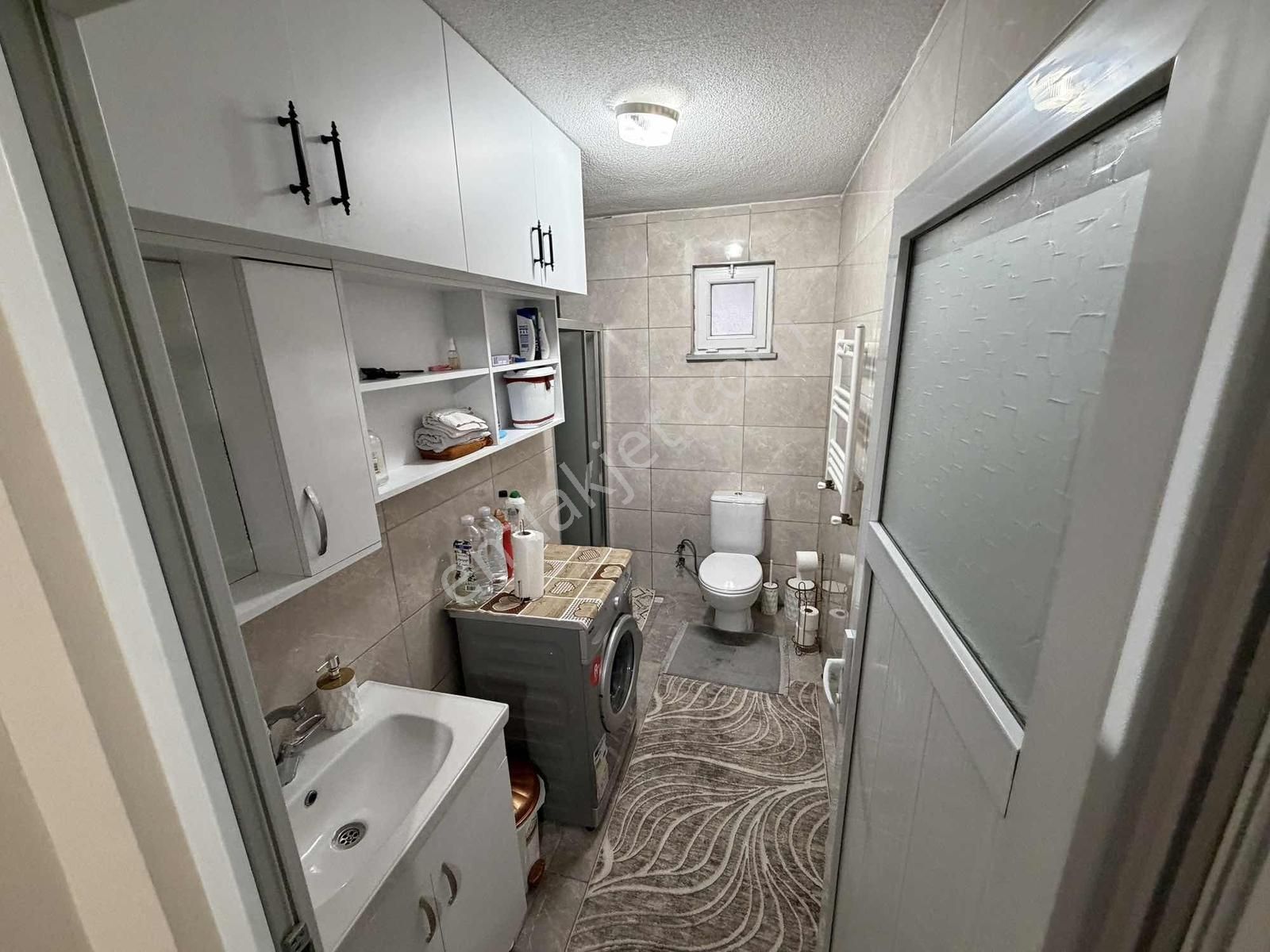 Caddeye Yakın Habibler Mh. 2+1 80m2 2.yıllık 1.katta Gibi Giriş - Görsel 8