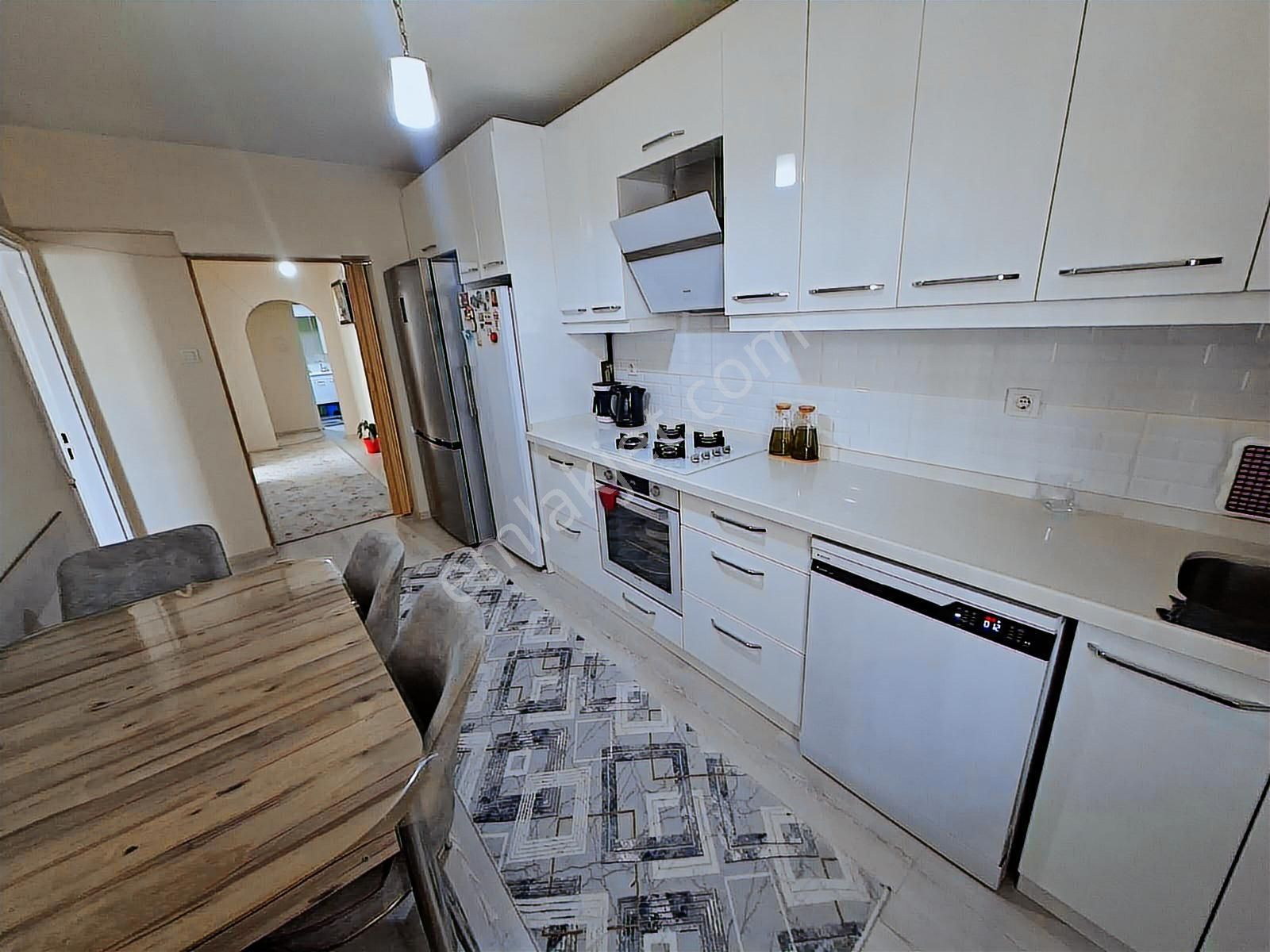 Bağcı Caddesi Üzerinde Asansörlü Kapalı Otoparklı Daire !!! - Görsel 14