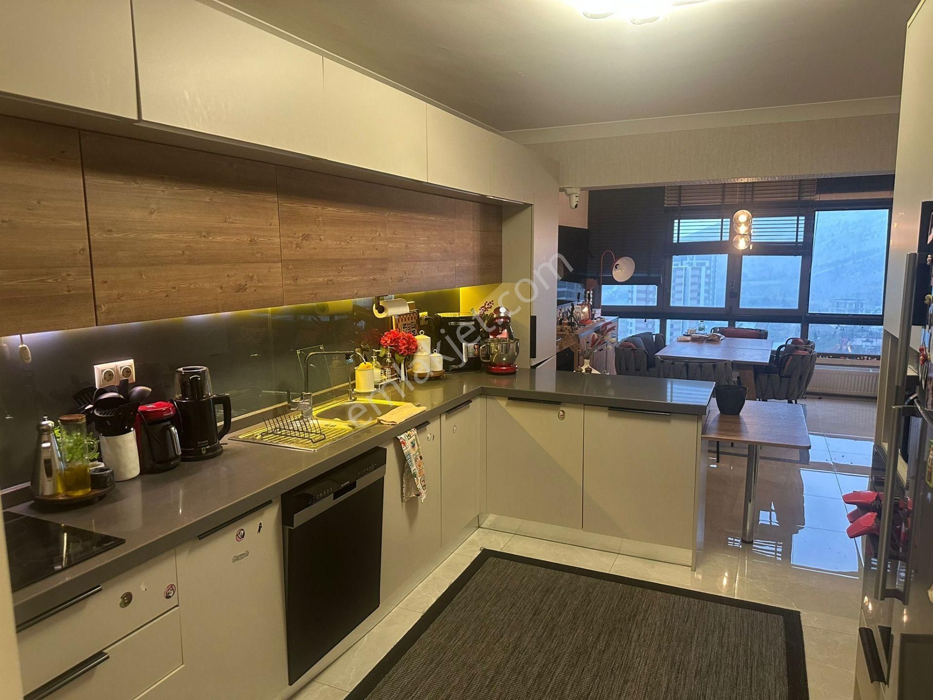 Bağlıca Mh.de 4+1 Yüksek Katta Batı Ve Güney Cephede Satılık Daire