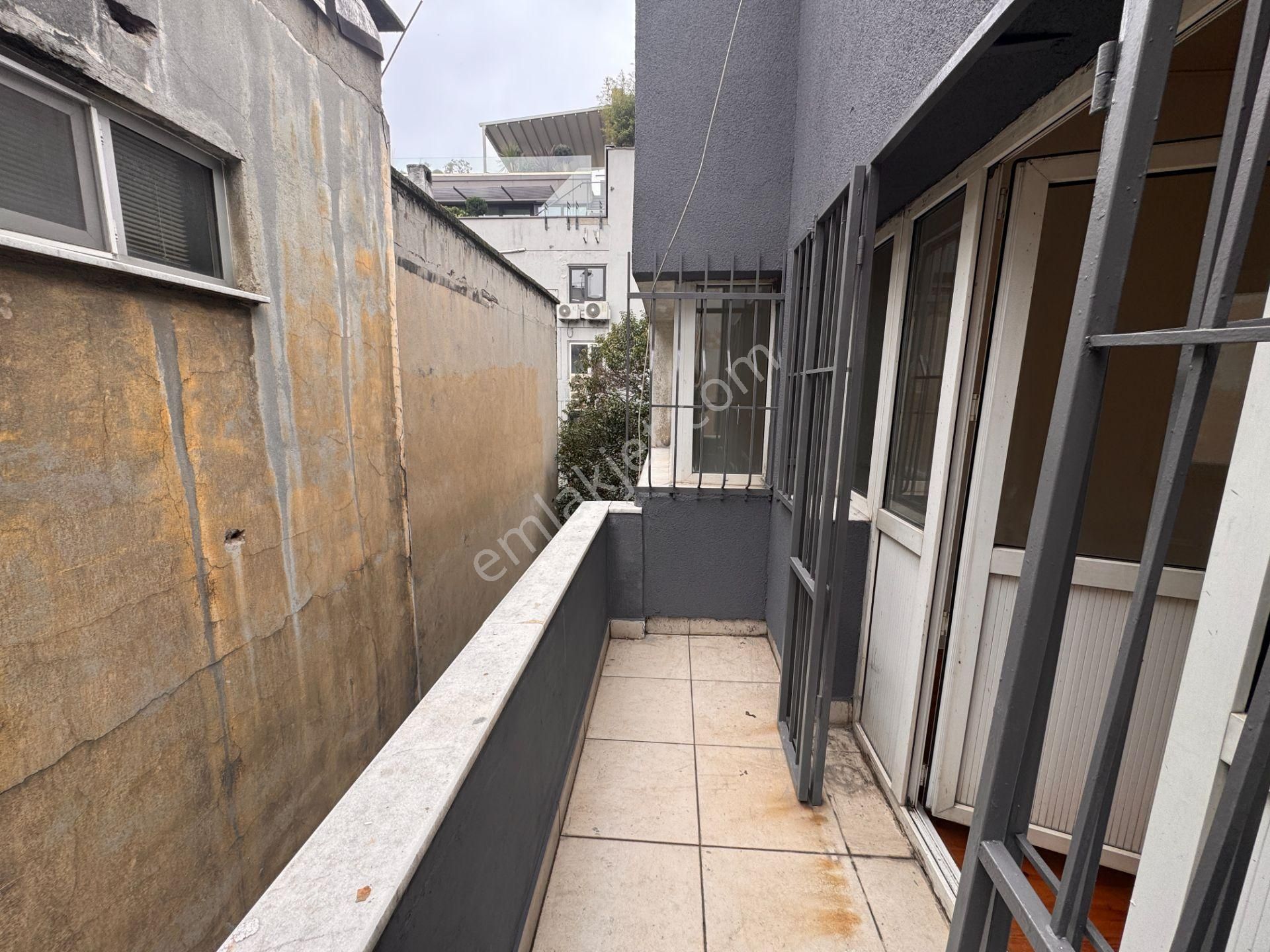 Cihangir’de Galataport’a Komşu Teraslı Ofis&yaşam İçin İdeal 2+1 Kiralık Daire - Görsel 34