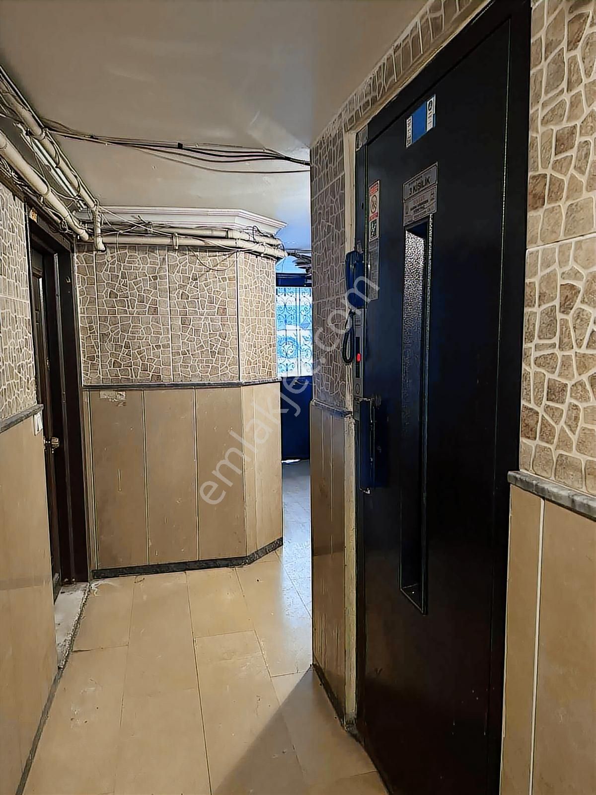 Mecidiyeköy 2+1 Asansörlü Cadde Üzeri Eşyalı Daire - Görsel 2