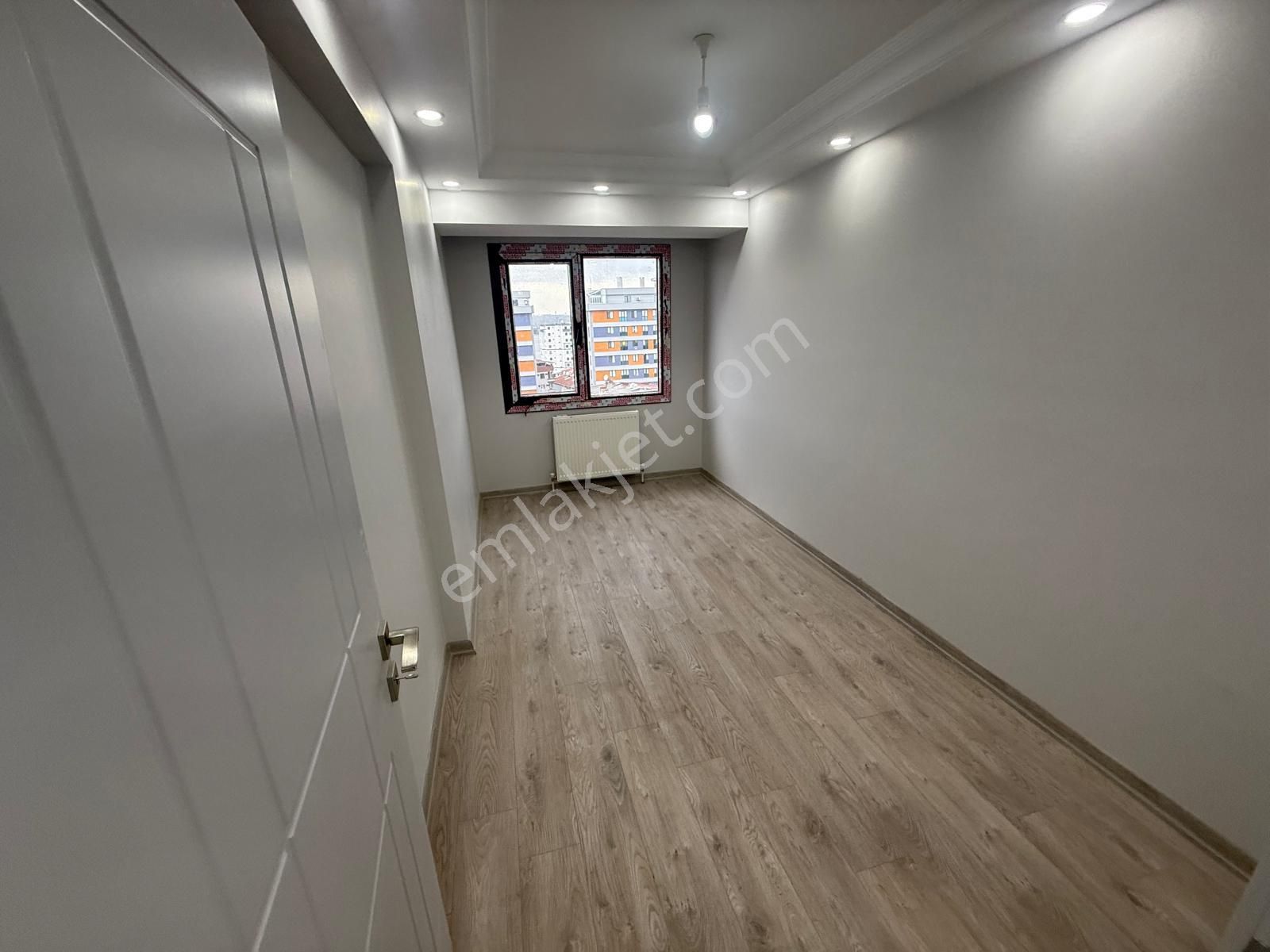 Barış'tan Site İçerisinde Göl Manzaralı Full Ön Cephe Lüks 3+1 - Görsel 21