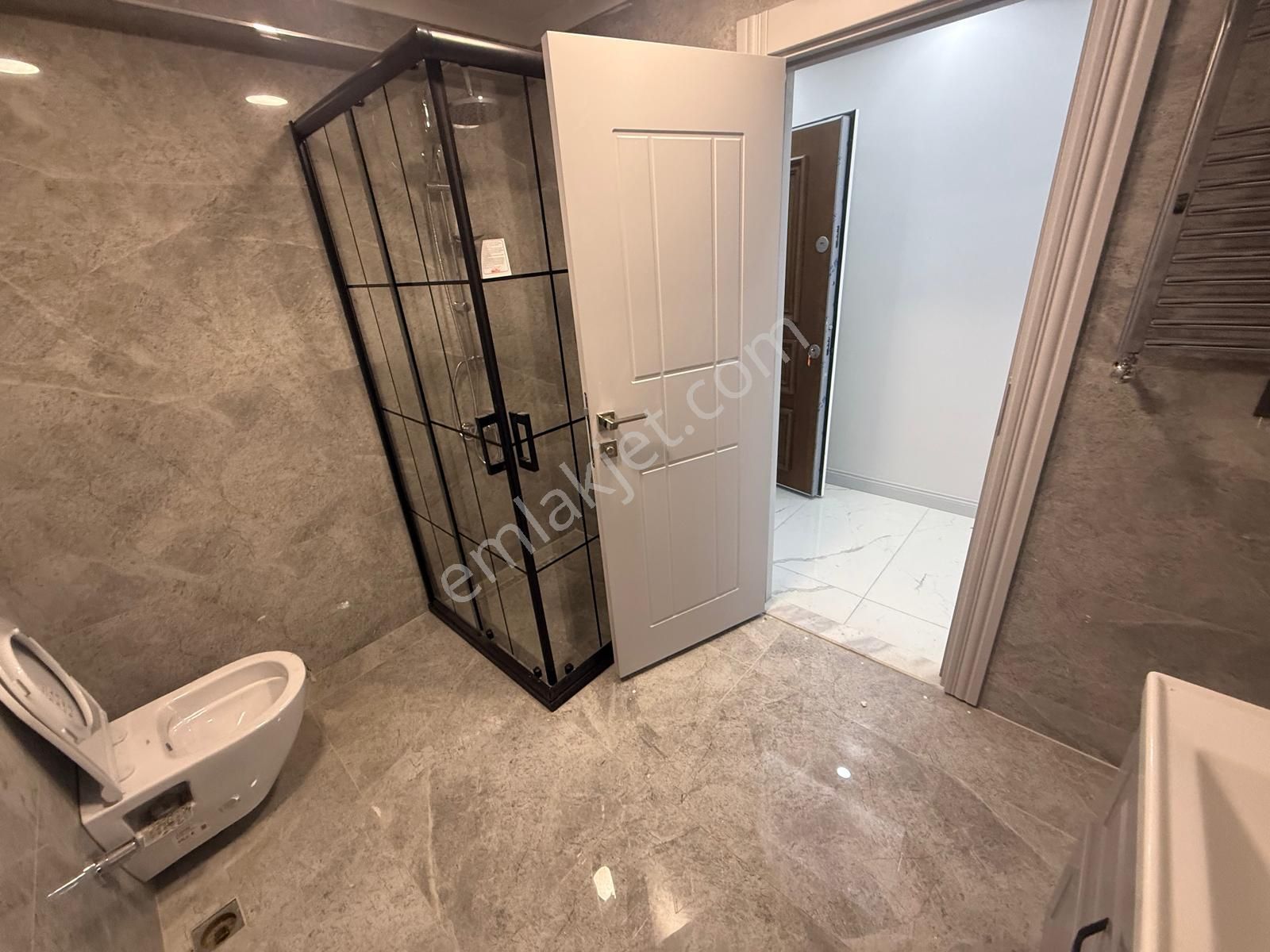 Barış'tan Site İçerisinde Göl Manzaralı Full Ön Cephe Lüks 3+1 - Görsel 16