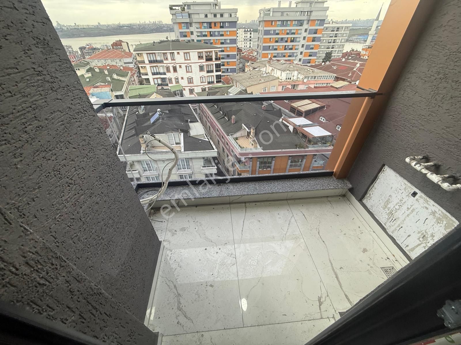 Barış'tan Site İçerisinde Göl Manzaralı Full Ön Cephe Lüks 3+1 - Görsel 24