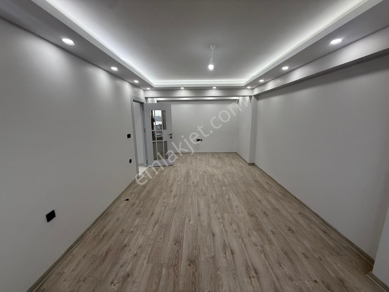 Barış'tan Site İçerisinde Göl Manzaralı Full Ön Cephe Lüks 3+1 - Görsel 27