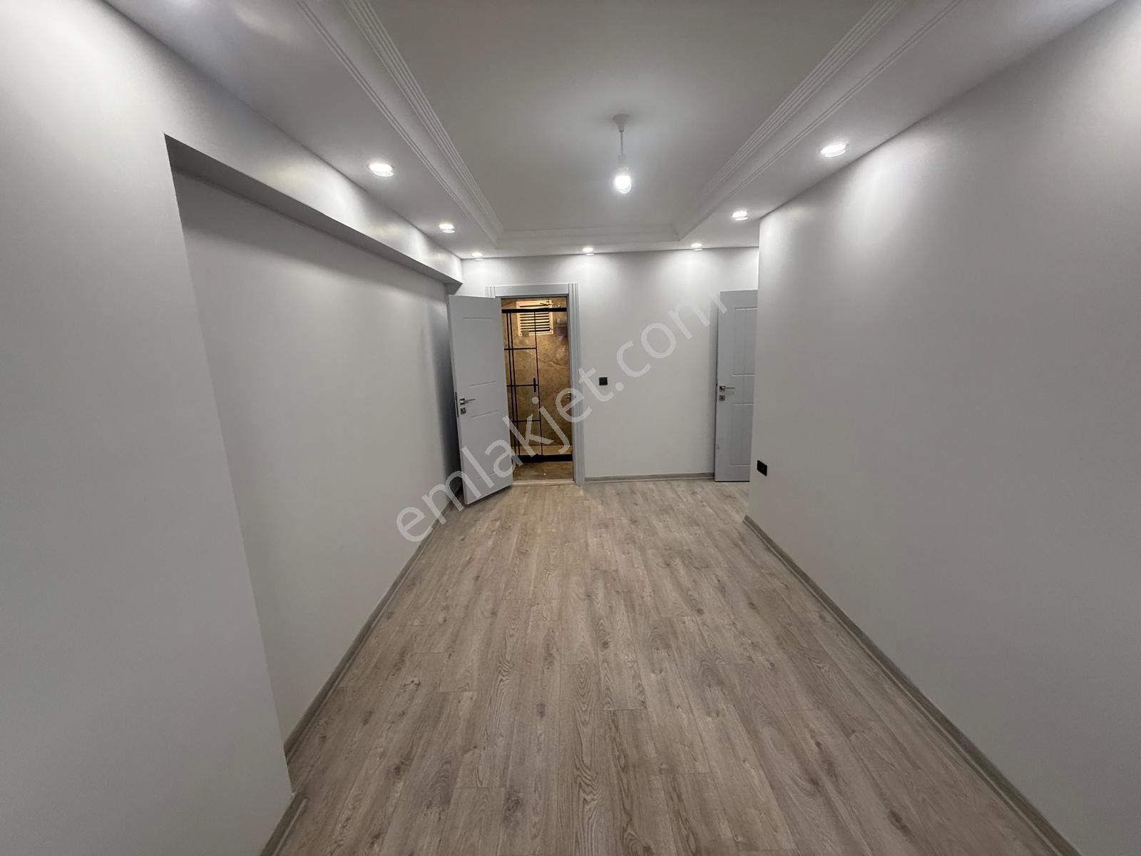 Barış'tan Site İçerisinde Göl Manzaralı Full Ön Cephe Lüks 3+1 - Görsel 5