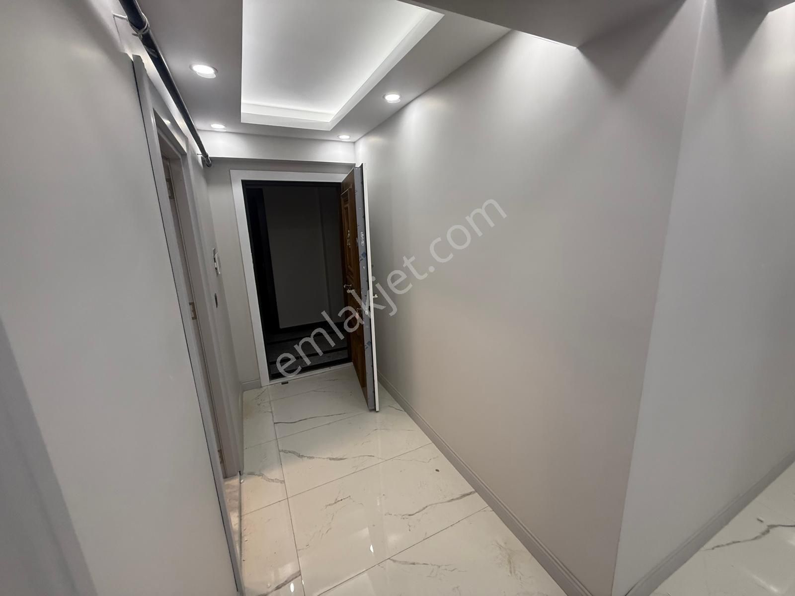 Barış'tan Site İçerisinde Göl Manzaralı Full Ön Cephe Lüks 3+1 - Görsel 18