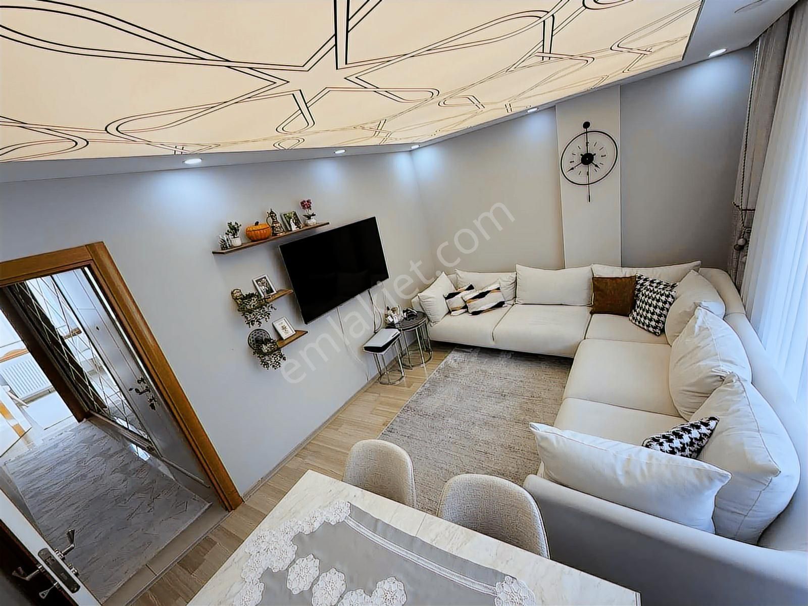 Mahmutbey Caddesine 2. Bina / 2+1 65 M2 / Lüks Ve Kullanışlı - Görsel 11