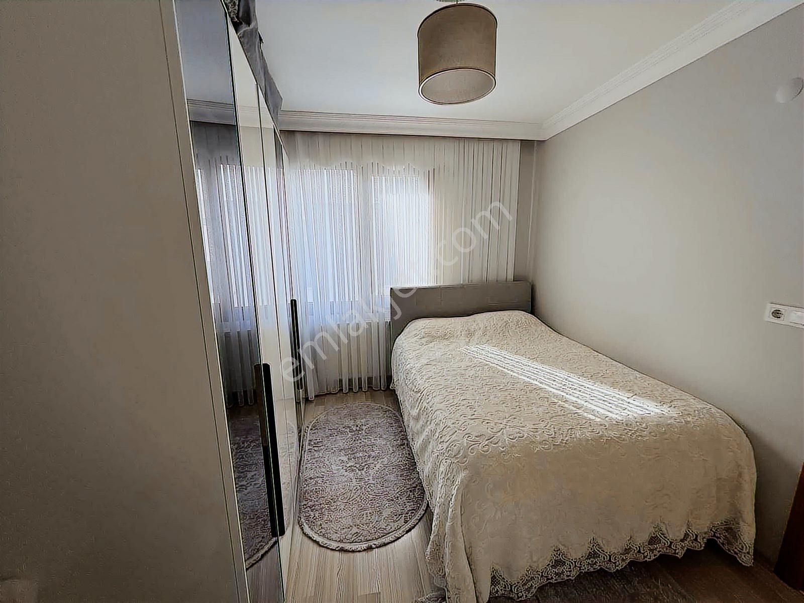Mahmutbey Caddesine 2. Bina / 2+1 65 M2 / Lüks Ve Kullanışlı - Görsel 24
