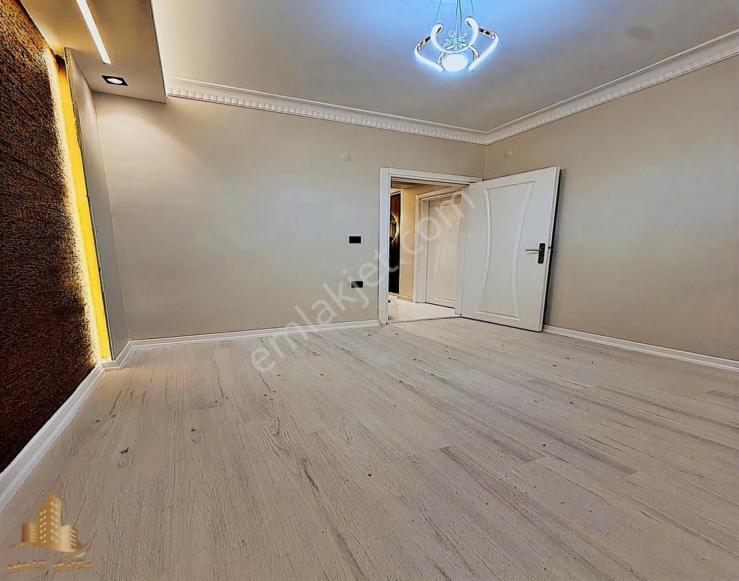 Bahçeşehire Komşu Lokasyonda Lüks Tasarımlı 2+1 Bahçeli Daire - Görsel 23