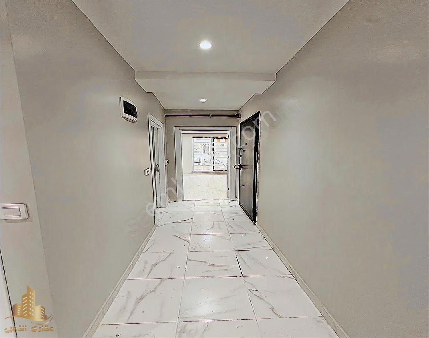 Bahçeşehir Lokasyonunda Lüks Tasarımlı 2+1 Balkonlu Yüksek Giriş - Görsel 2