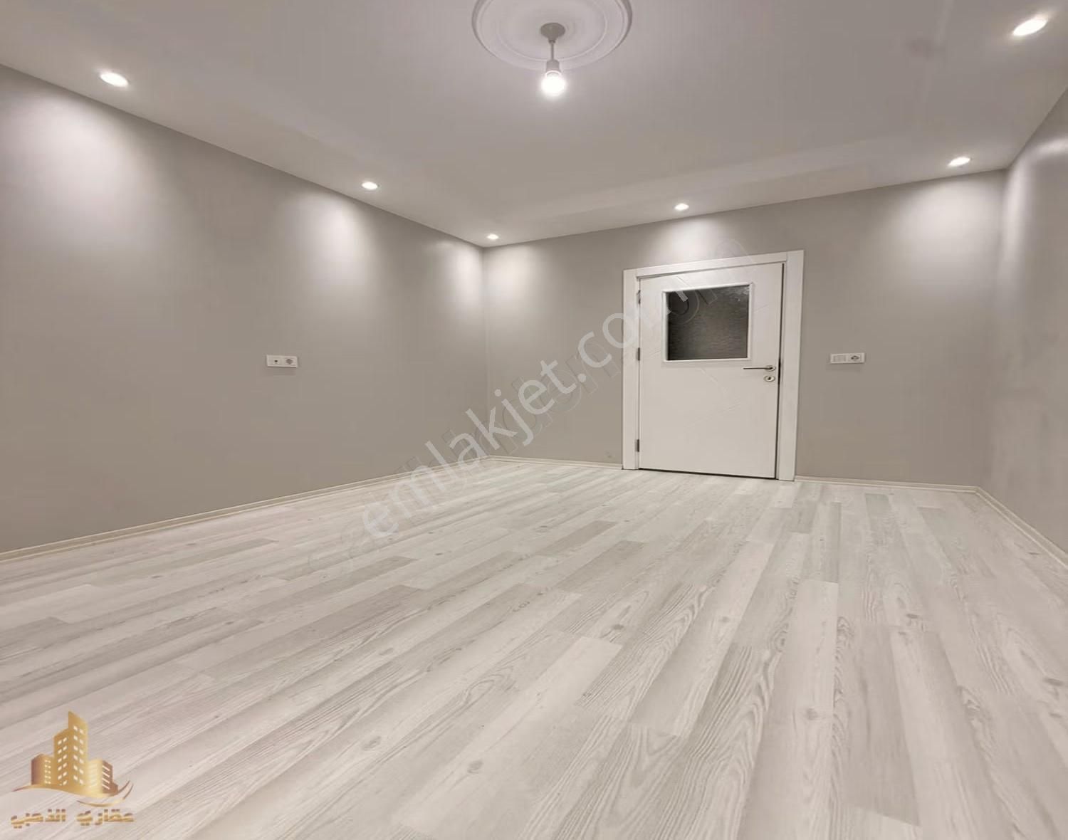 Bahçeşehir Lokasyonunda Lüks Tasarımlı 2+1 Balkonlu Yüksek Giriş - Görsel 19