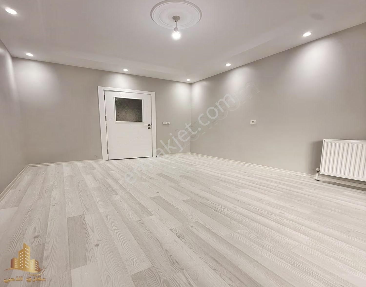 Bahçeşehir Lokasyonunda Lüks Tasarımlı 2+1 Balkonlu Yüksek Giriş - Görsel 17