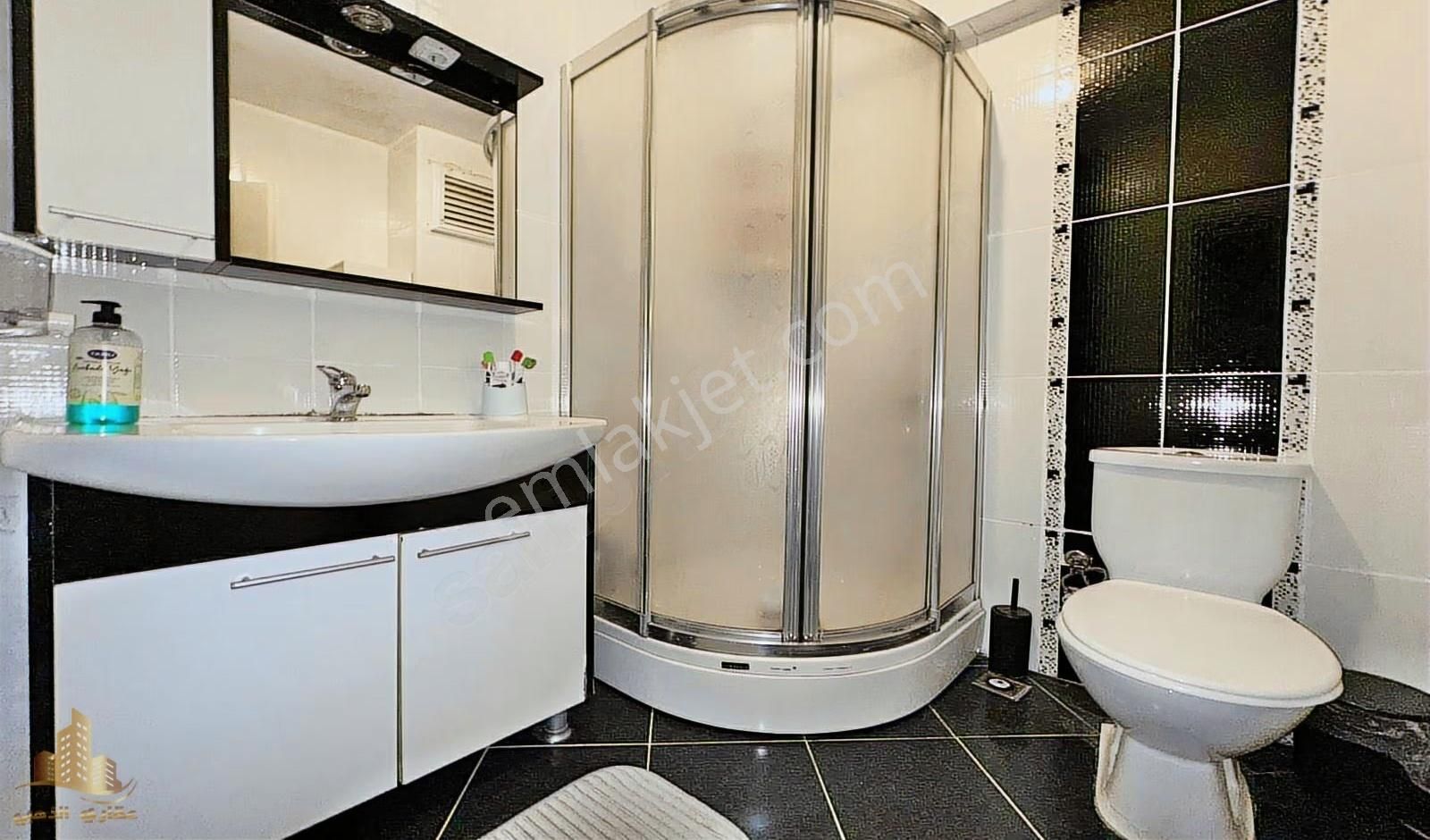 Bahçeşehire Komşu Lokasyonda Lüks Tasarımlı 2+1 Satılık Daire - Görsel 8