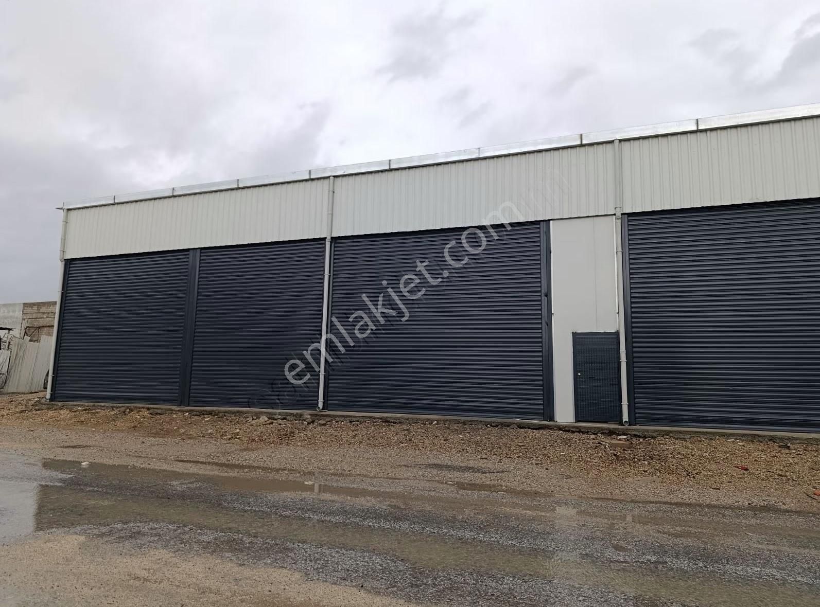 Manavgat Sanayi Sitesi Kiralik 4 Adet Asma Katli Depo Ve İsyeri