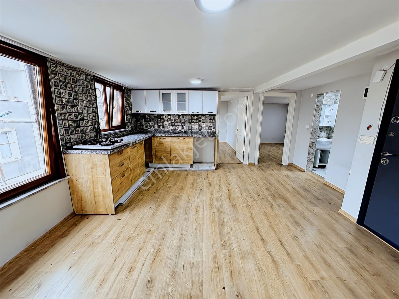 Söğütlüçeşme'de 2+1 Kiralık 80 M2 3.kat Daire - Görsel 3