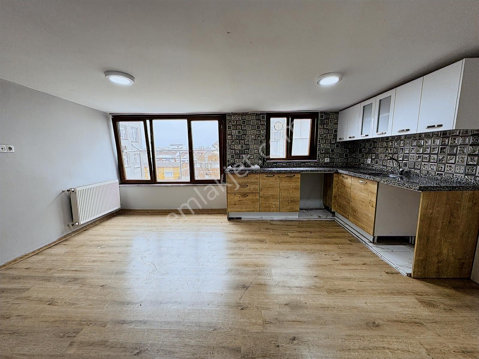 Söğütlüçeşme'de 2+1 Kiralık 80 M2 3.kat Daire - Görsel 6