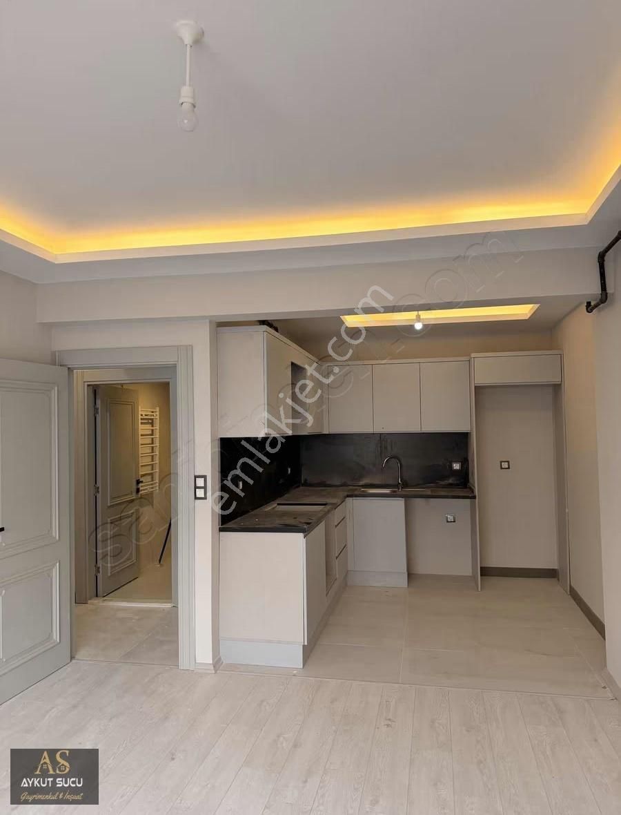 Cadde Üzeri | Sıfır 2+1 | Asansörlü | Bornova Atatürkkızılay