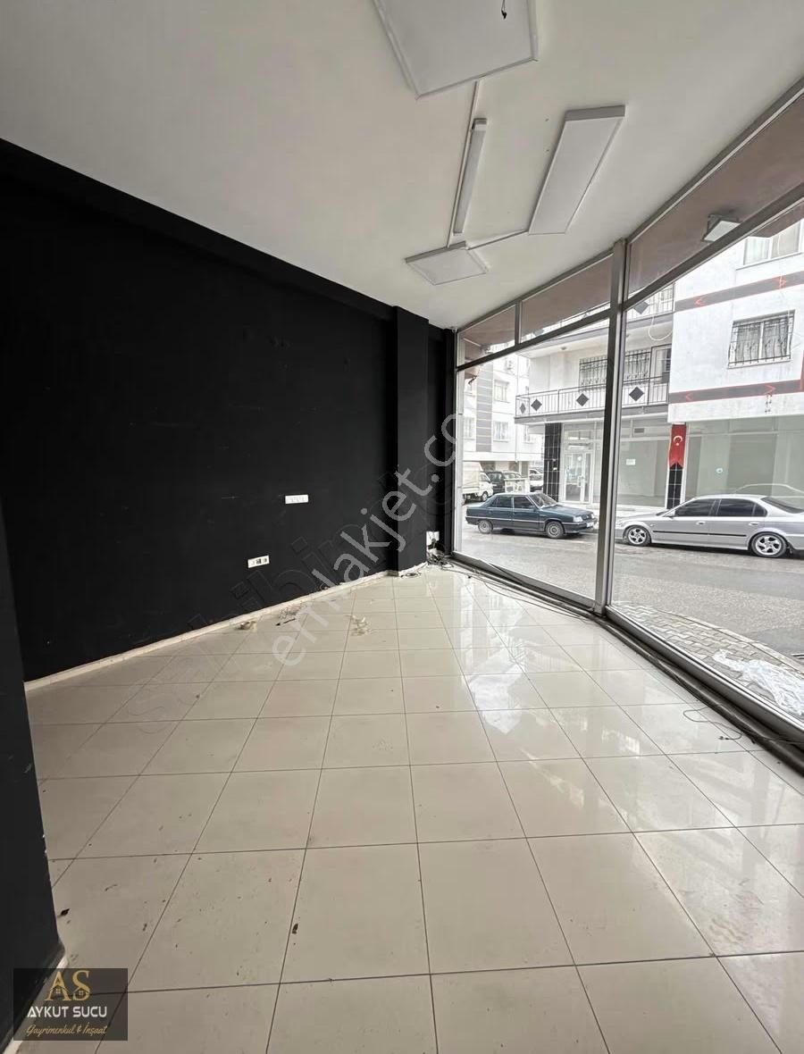 Bornovanın Prestijli Noktasında Geniş Cepheli Kiralık Dükkan - Görsel 27