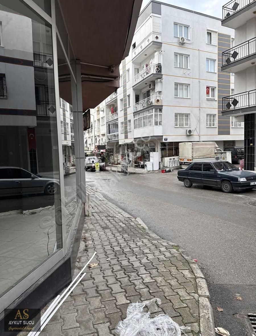 Bornovanın Prestijli Noktasında Geniş Cepheli Kiralık Dükkan - Görsel 5