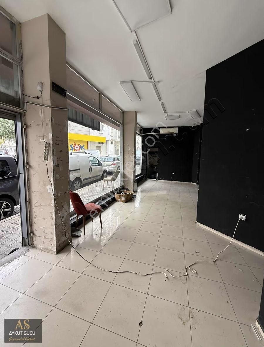 Bornovanın Prestijli Noktasında Geniş Cepheli Kiralık Dükkan - Görsel 4
