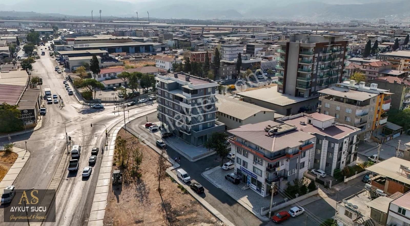 Cadde Üzeri Çift Cepheli Geniş Kullanım Alanlı Kiralık Dükkan - Görsel 8