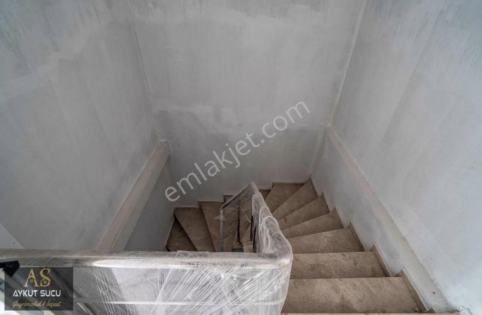 Cadde Üzeri Çift Cepheli Geniş Kullanım Alanlı Kiralık Dükkan - Görsel 9