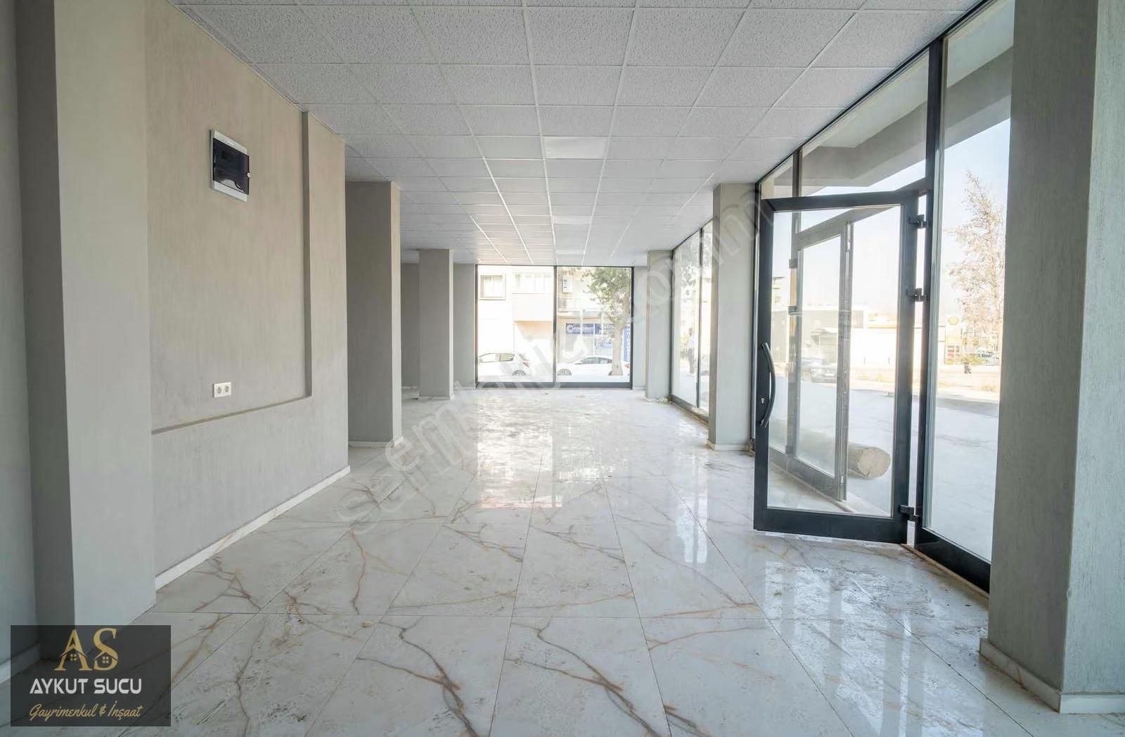 Cadde Üzeri Çift Cepheli Geniş Kullanım Alanlı Kiralık Dükkan - Görsel 33