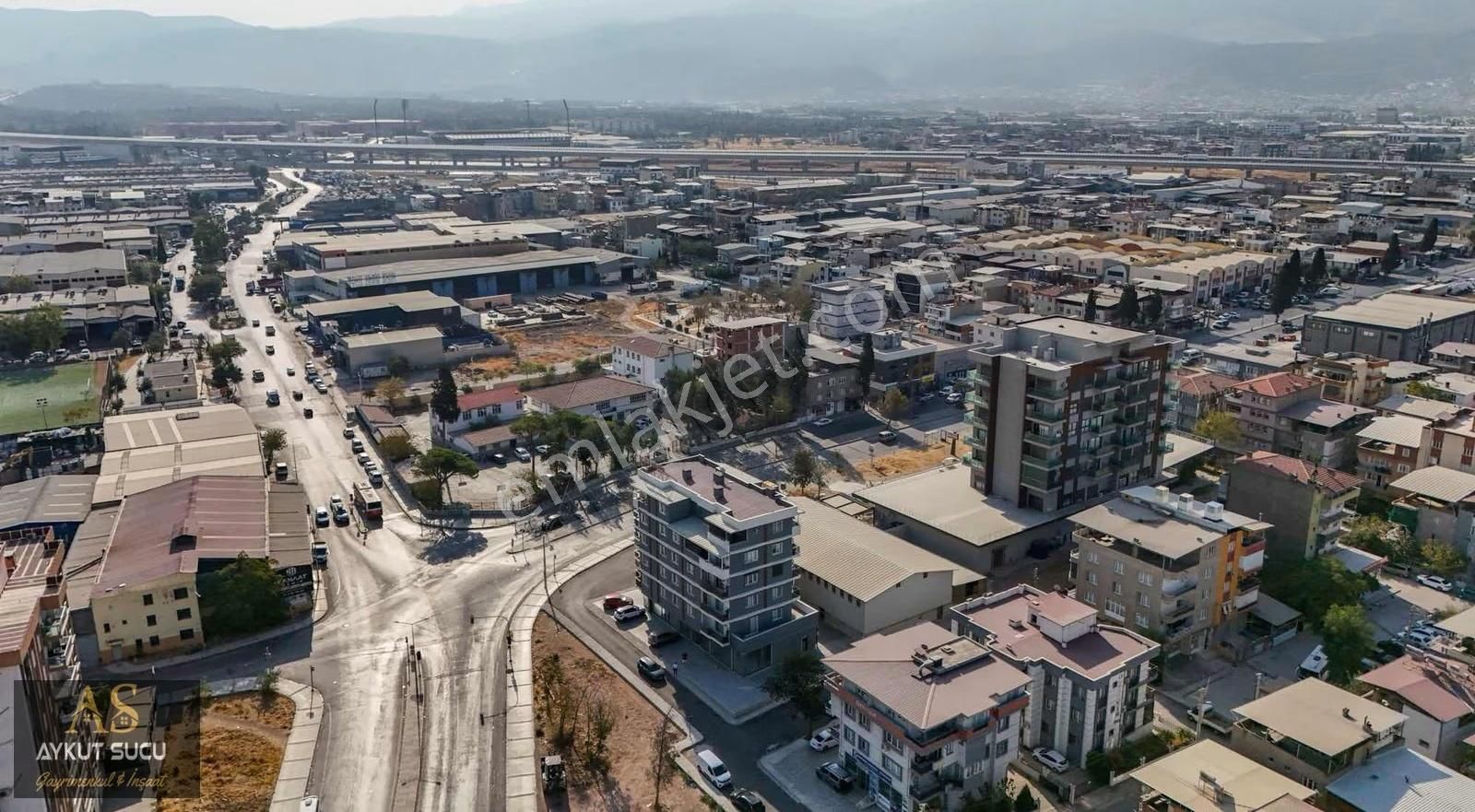 Cadde Üzeri Çift Cepheli Geniş Kullanım Alanlı Kiralık Dükkan - Görsel 32