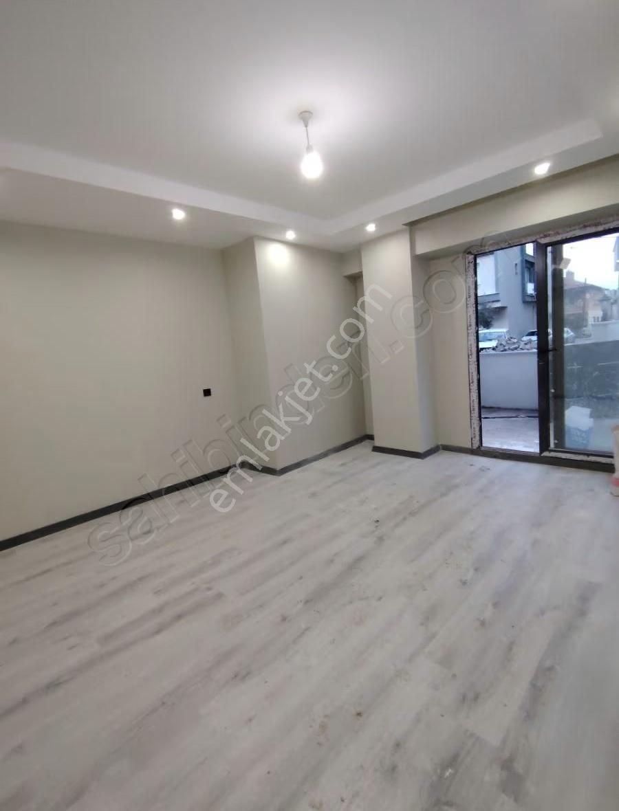 Fatih Mahallesi Çarşıya Pazara Okullara Yakın Satılık 3+1 Daire