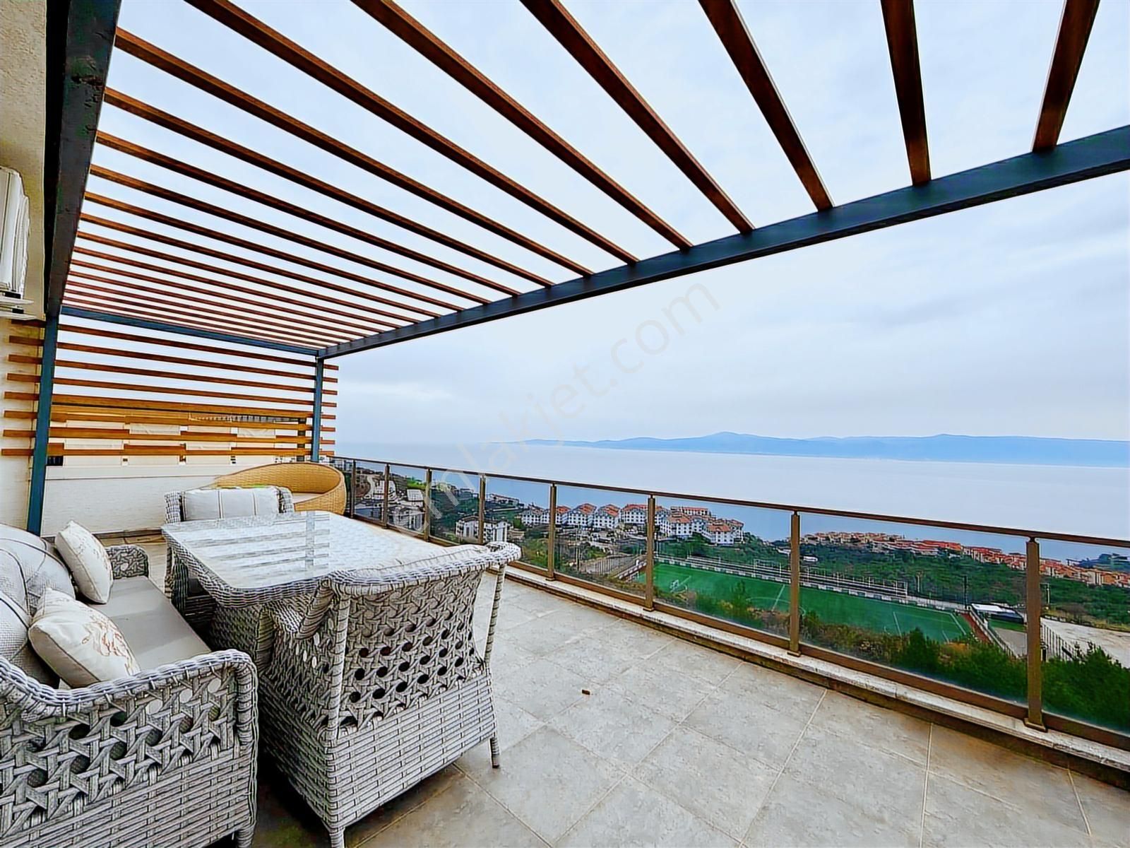 Burgaz'da Panoramik Deniz Manzaralı 5+1 Dubleks Daire - Görsel 2