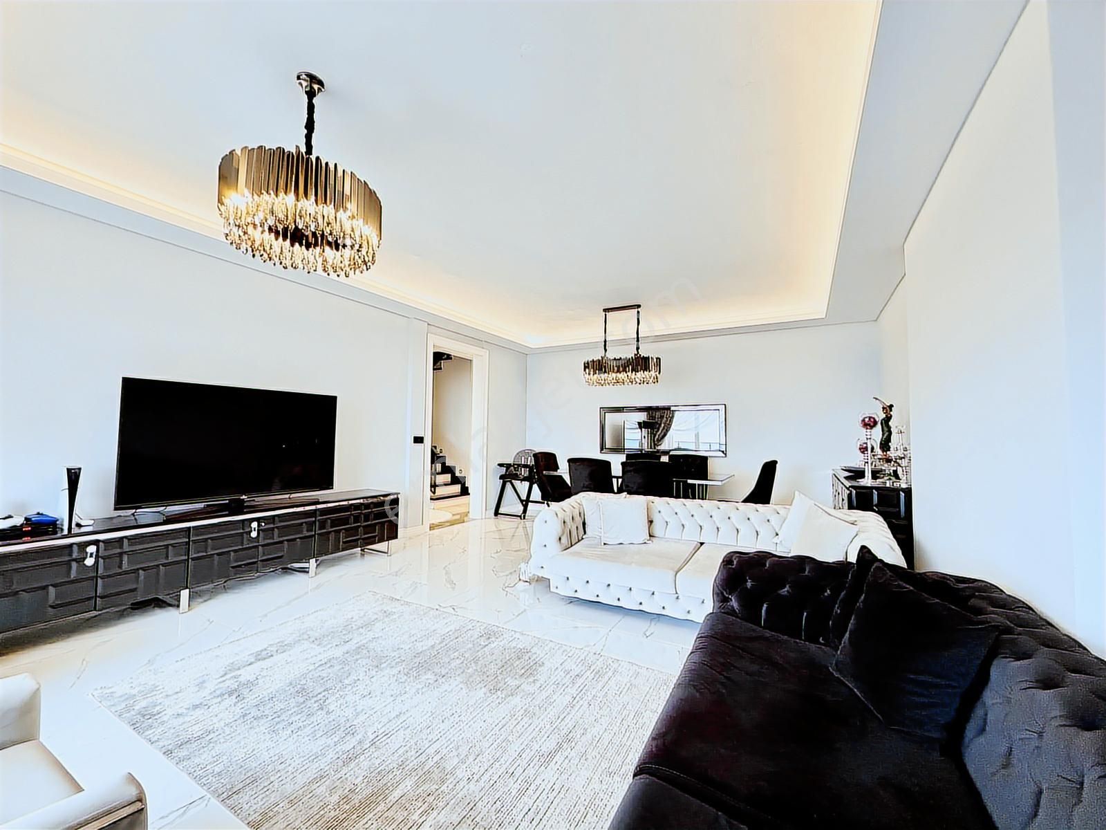 Burgaz'da Panoramik Deniz Manzaralı 5+1 Dubleks Daire - Görsel 34
