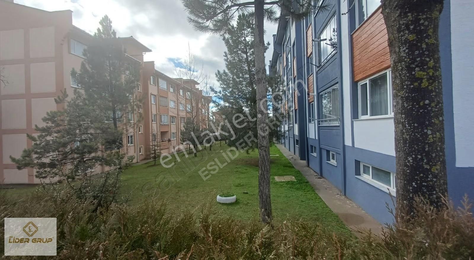 Eslider Emlaktan Ihlamurkentde Site İçi 3+1