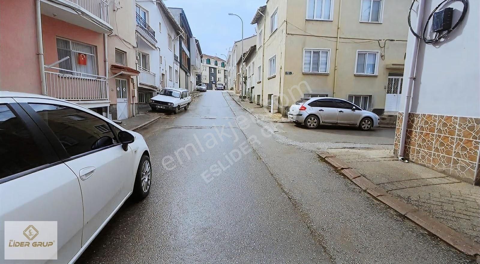 Eslider Emlaktan Büyükderede 1+1 - Görsel 10