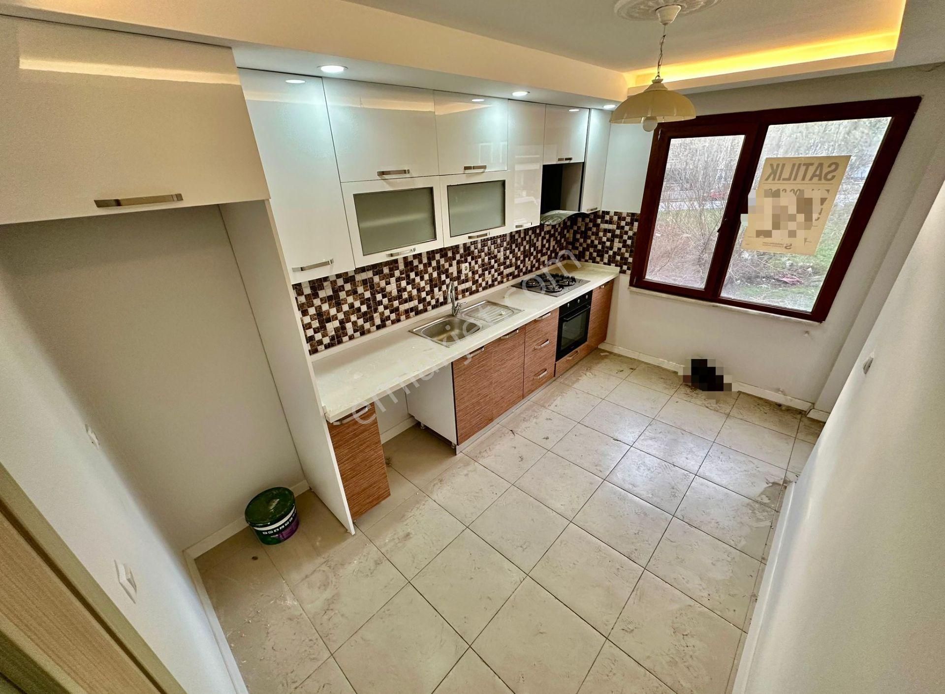 ꧁ay Emlaktan꧂akçay'da Denize Sadece 300 M Arakat Ön Cephe Çift Balkonlu Satılık 3+1 Asansörlü Daire