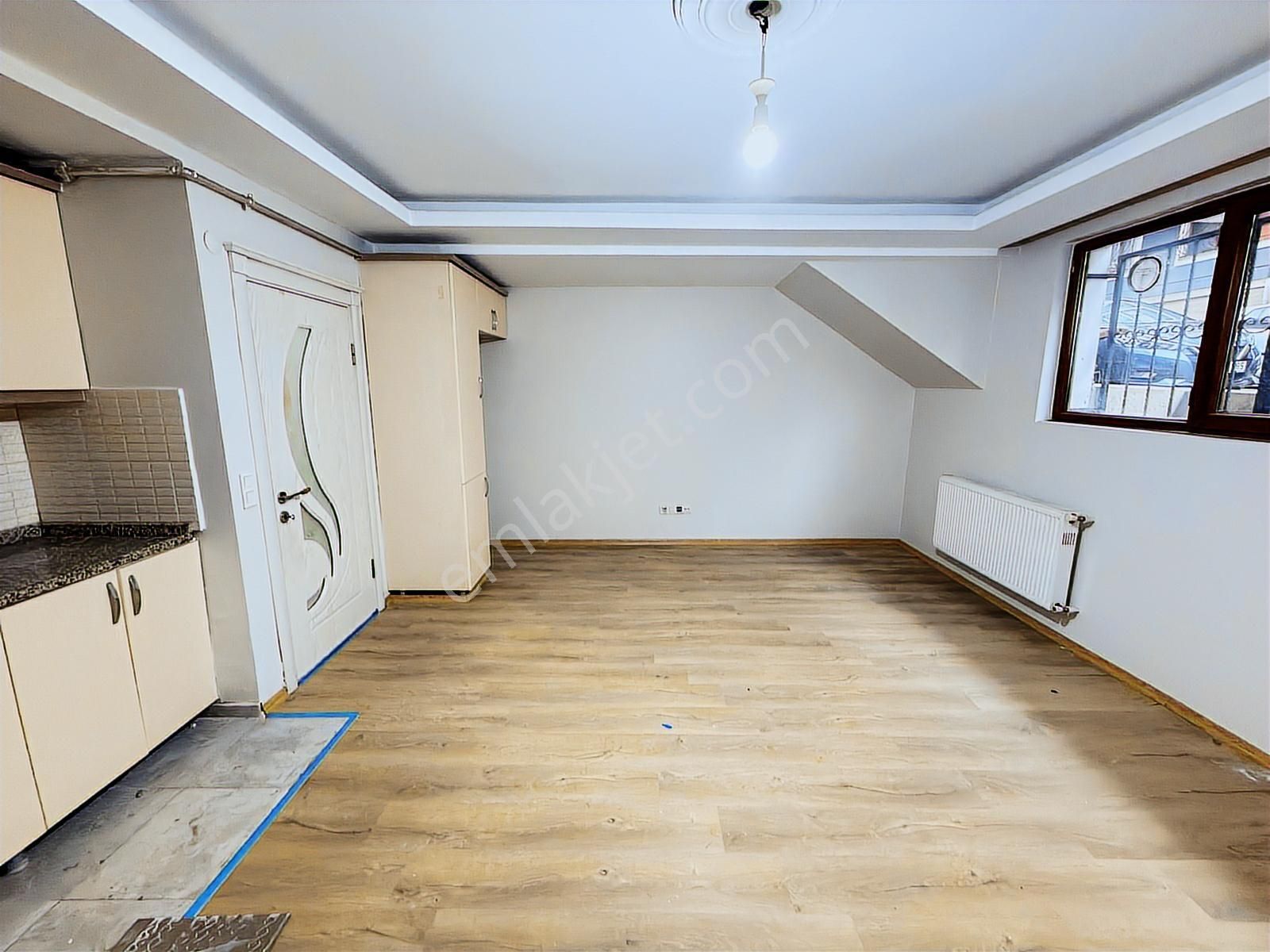 Taştepe'de 2+1 Kiralık 85 M2 Cadde Dibi Ferah Bahçe Katı - Görsel 11