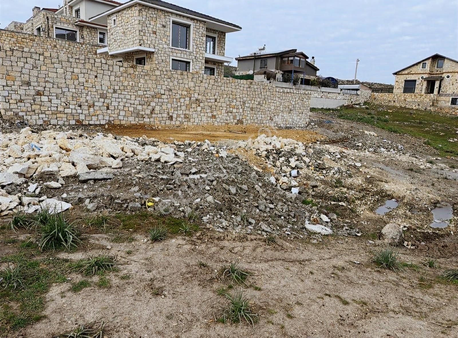 Foça Bağarası Villalar Bölgesinde Satılık İmarlı Arsa - Görsel 2