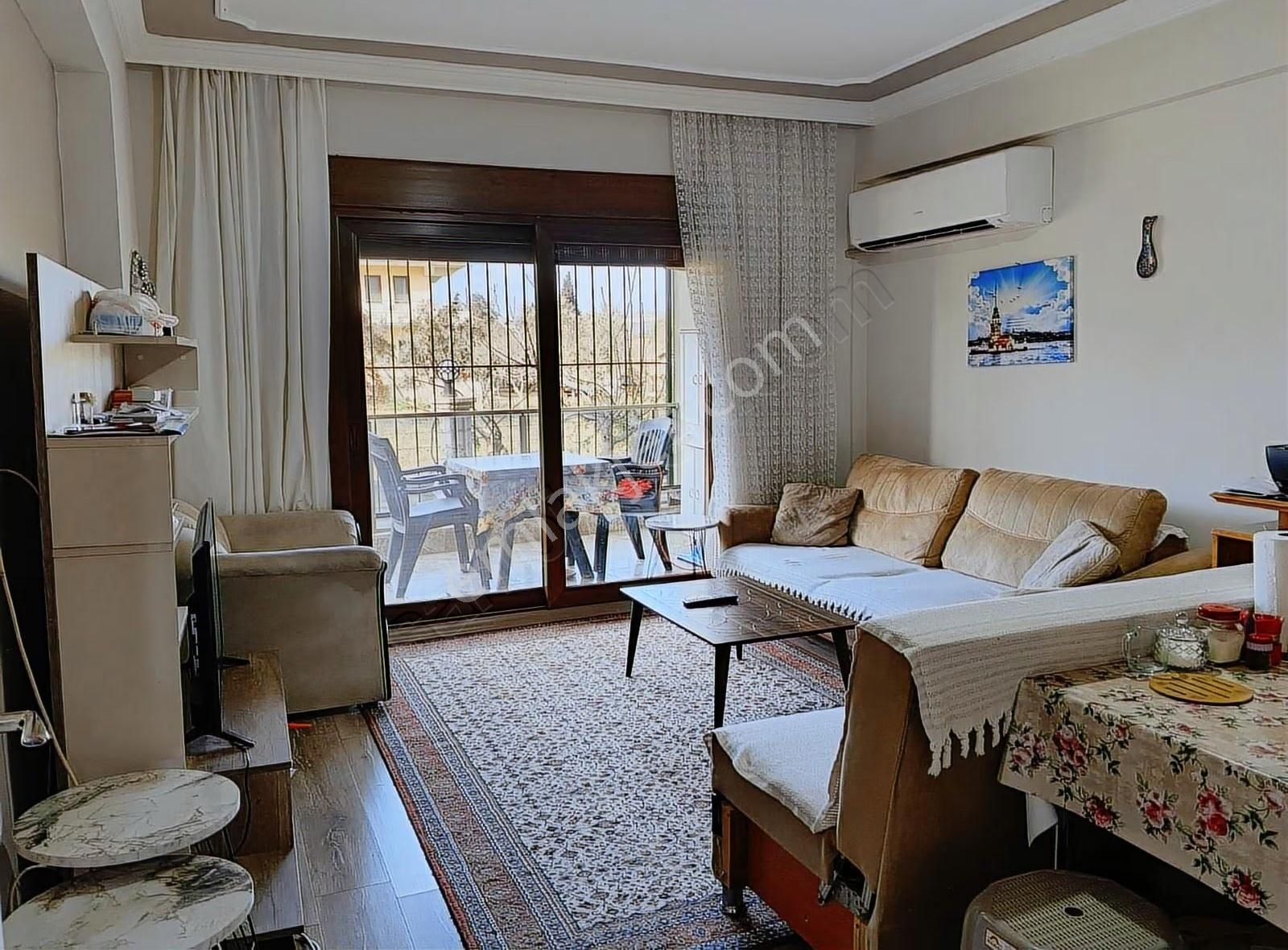 Foça Haciveli'de Eşyalı 2+1 Ferah Daire