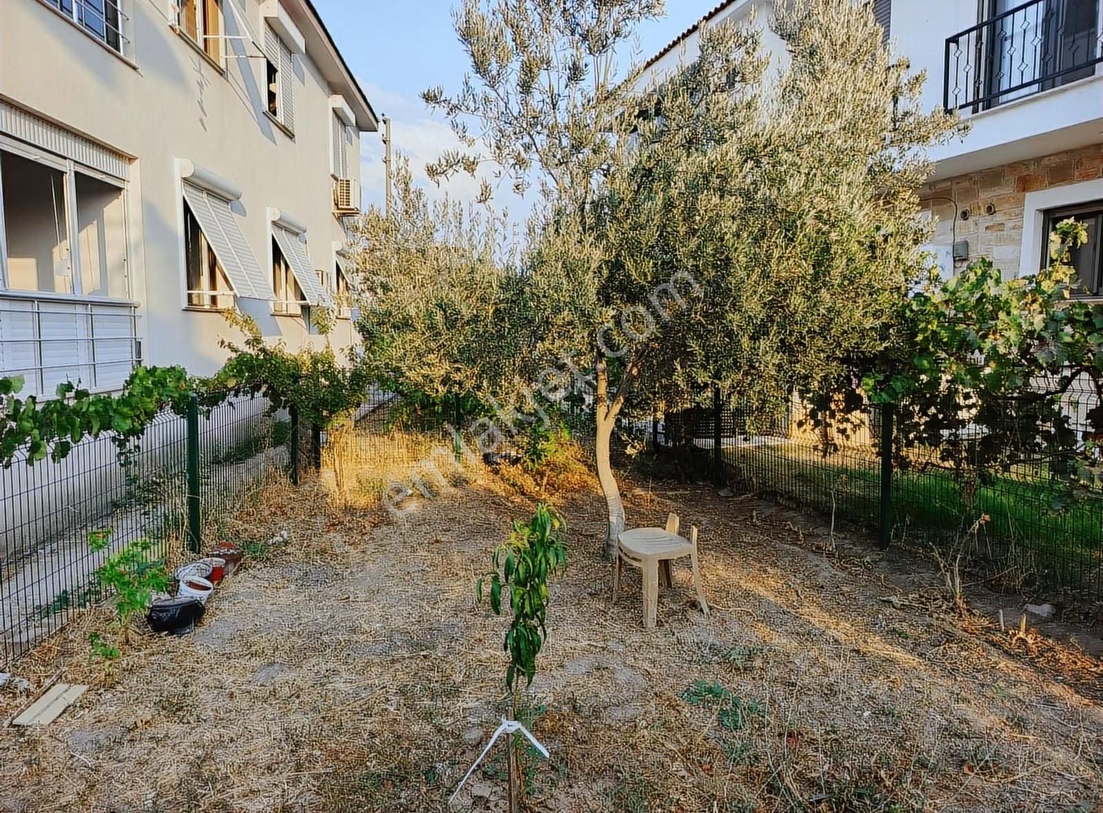 Foça Hacıveli'de Eşyasız Bahçeli Ayrı Mutfaklı 2+1 Daire - Görsel 27