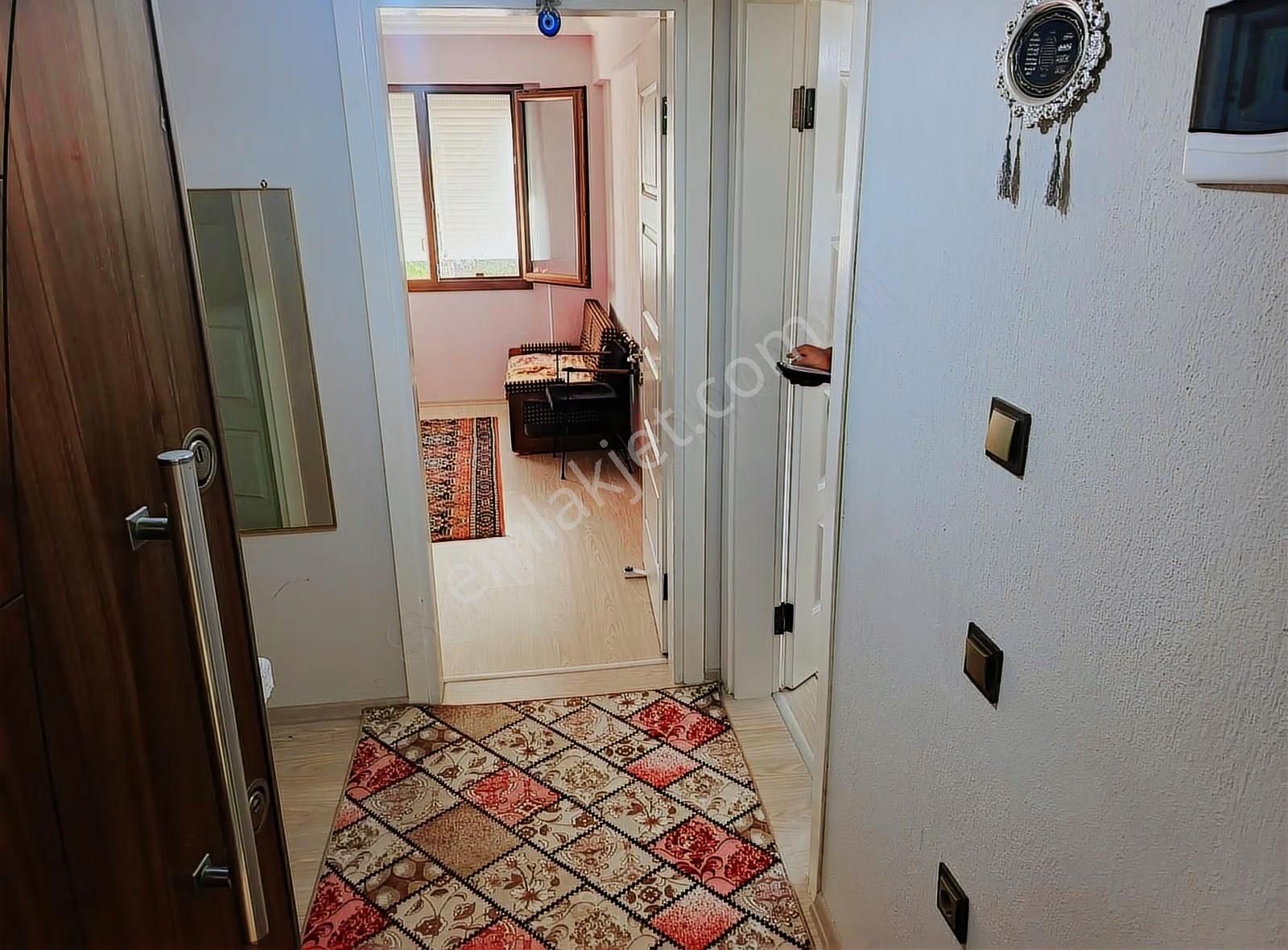 Foça Hacıveli'de Eşyasız Bahçeli Ayrı Mutfaklı 2+1 Daire - Görsel 32