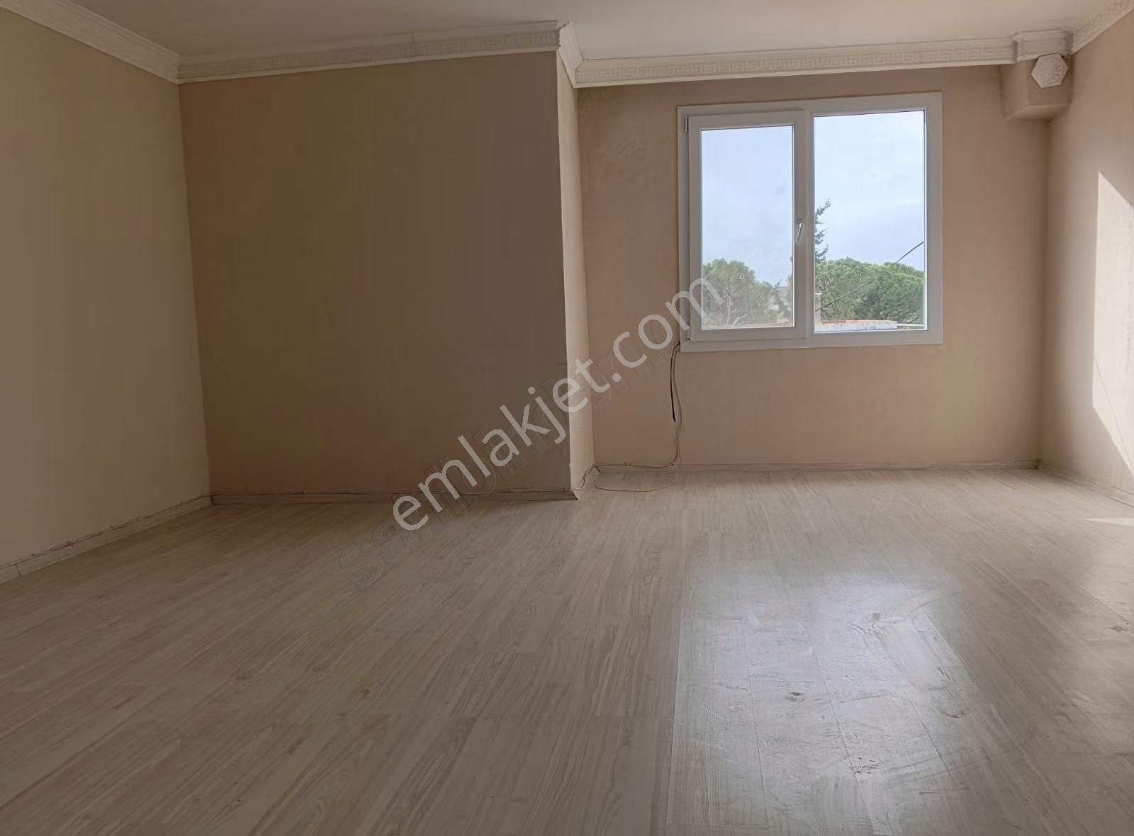 Foça Yenibağarasında Ayrı Mutfaklı 2+1 Teraslı Daire - Görsel 3