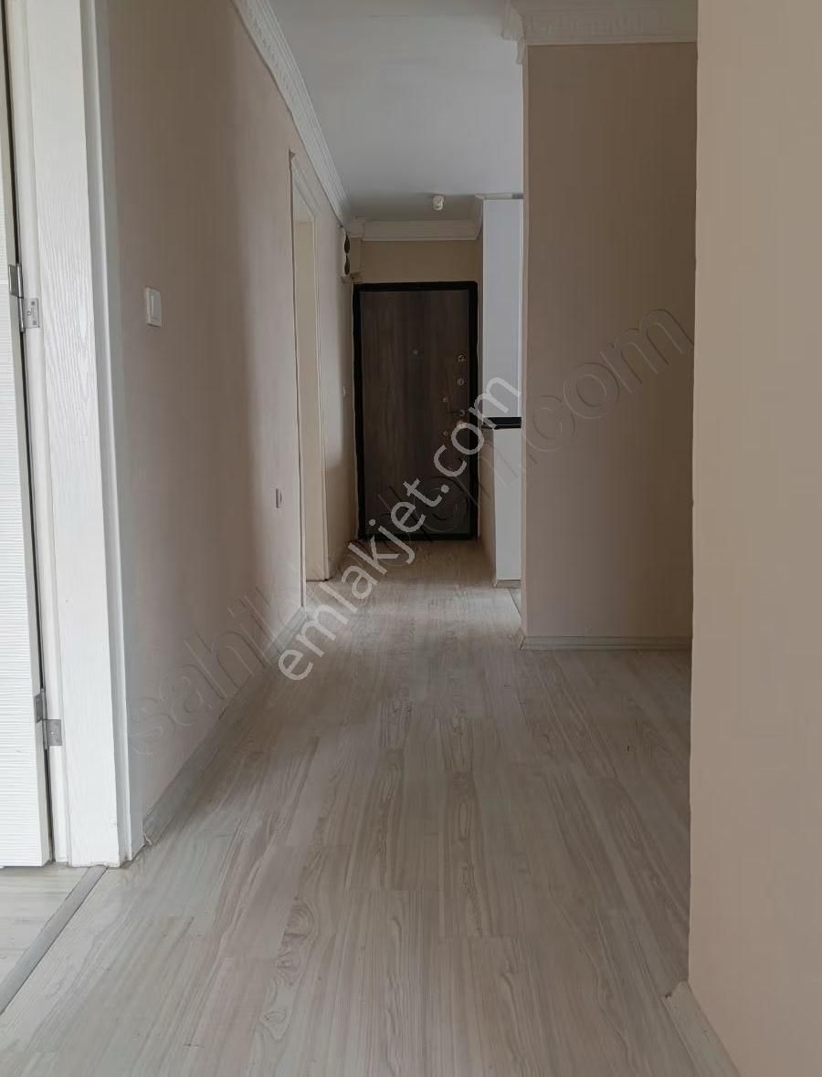 Foça Yenibağarasında Ayrı Mutfaklı 2+1 Teraslı Daire - Görsel 4