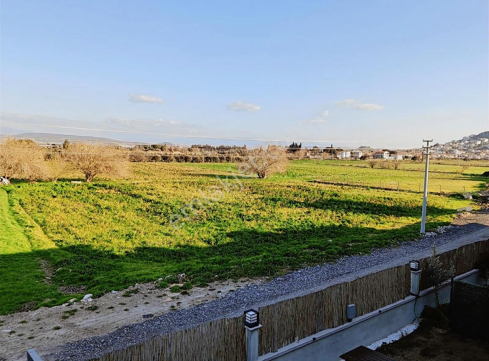 Foça Yenibağarasında Sitede Teraslı 1+1 Bakımlı Daire - Görsel 7