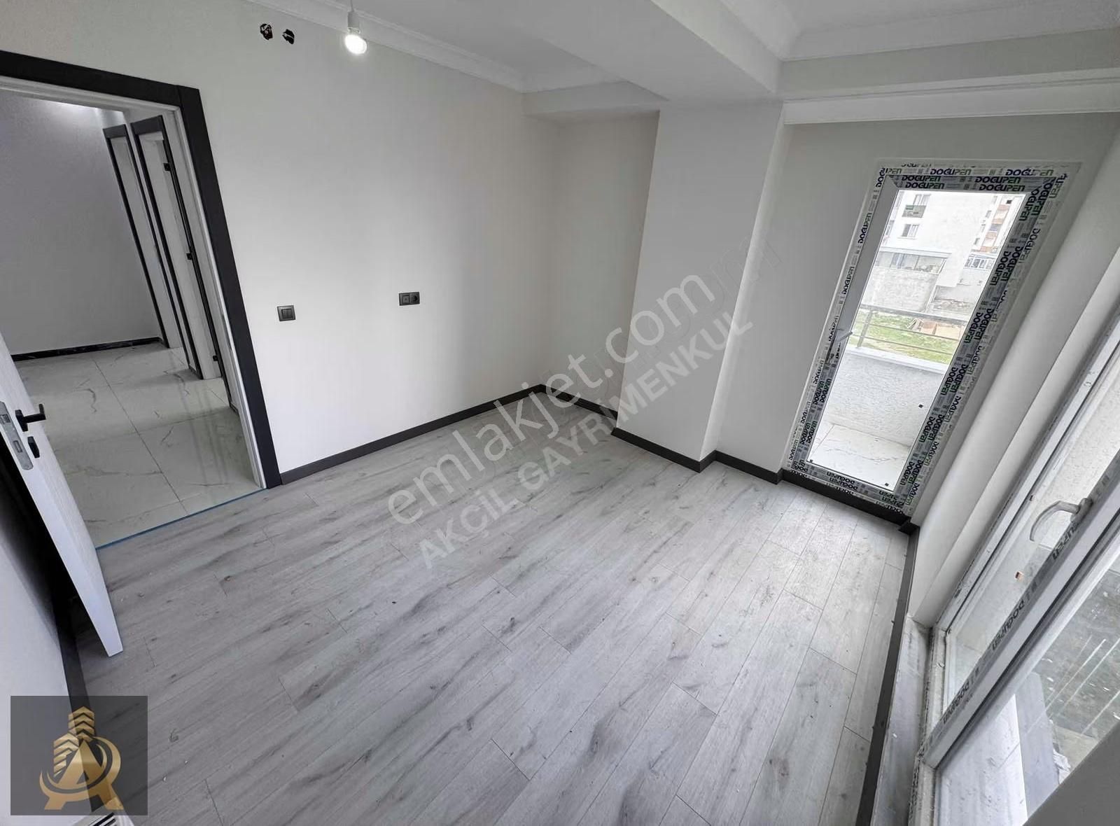 Akçil'den Satılık Sıfır 3+1 Daire İskanlı Ara Kat Çift Balkonlu - Görsel 5